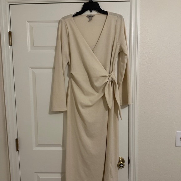 H&M || Cream jersey wrap dress - Picture 6 of 9